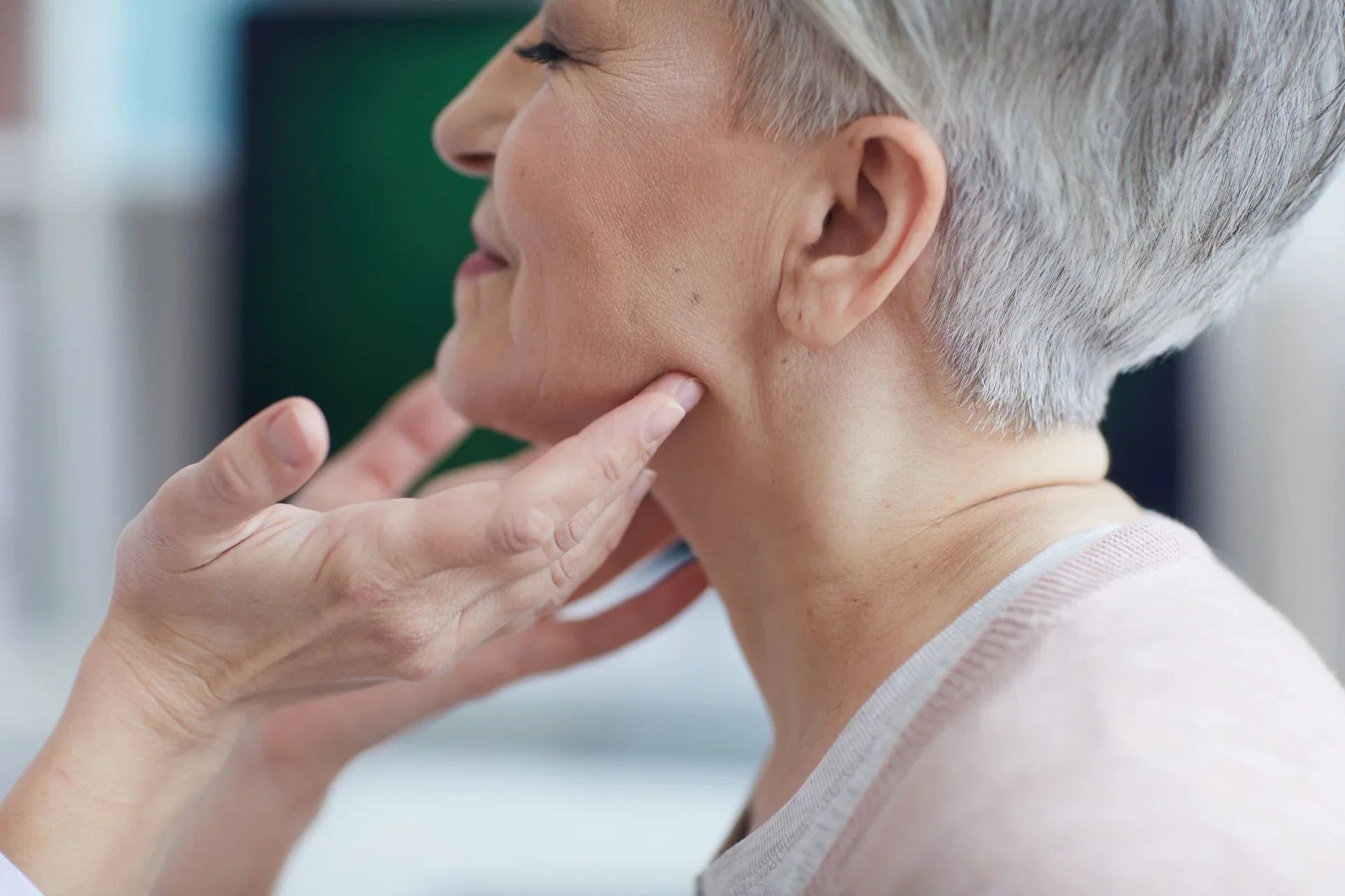 How to Lift and Tighten Your Neck Without Surgery
